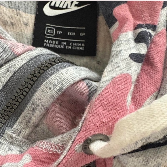 Nike Pink and Black Camouflage Utility Jacket - Picture 4 of 4
